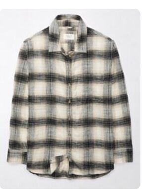 American Eagle Outfitters Black and Cream Plaid Button-Down Shirt